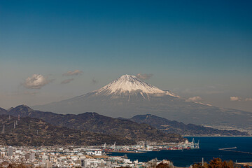 富士山　雪　青い