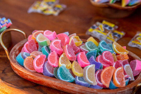 Gomas en forma de gajos de colores