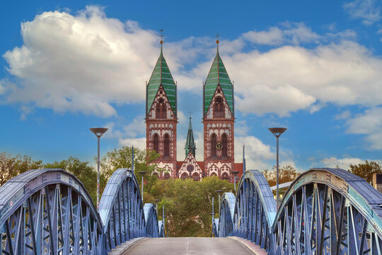 Die Blaue Brücke in Freiburg