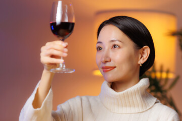 赤ワインと女性