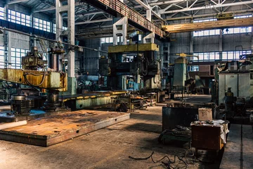  Old equipment, machines, tools in a rustic style in an abandoned mechanical factory © Дмитро Петрина
