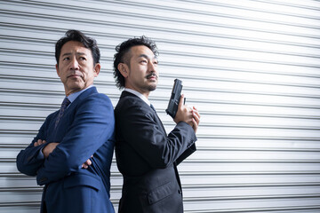 刑事ドラマのバディのイメージ　右にコピースペースあり © kapinon