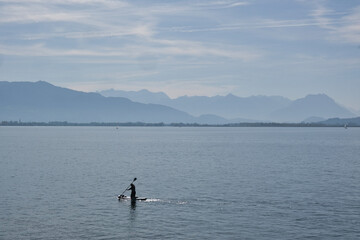 Stand-up-Paddler auf dem Bodensee