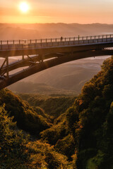 福島県　紅葉最盛期のつばくろ谷の朝