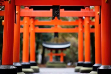 Keuken spatwand met foto close-up of a traditional torii gate in japan © Alfazet Chronicles