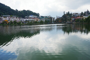 Fototapeta premium Sa Pa Lake in Sapa, Vietnam - ベトナム サパ サパ湖