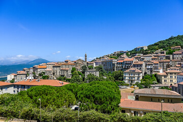 Naklejka premium Sartène, Altstadt, Kirche, Sainte-Marie, Granithäuser, Place Porta, Altstadthäuser, Korsika, Insel, Sommer, Mittelmeer, Badeferien, Frankreich