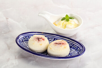 Curd pancakes with sour cream