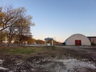 A building with a few silos