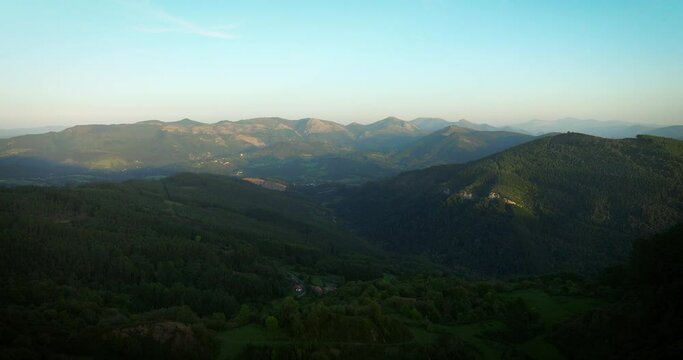 Monta&ntilde;as a vista de dron desde el monte Alen en el Pais Vasco
