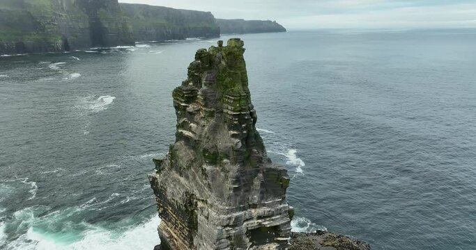 Morning view of Cliffs of Moher in 4k