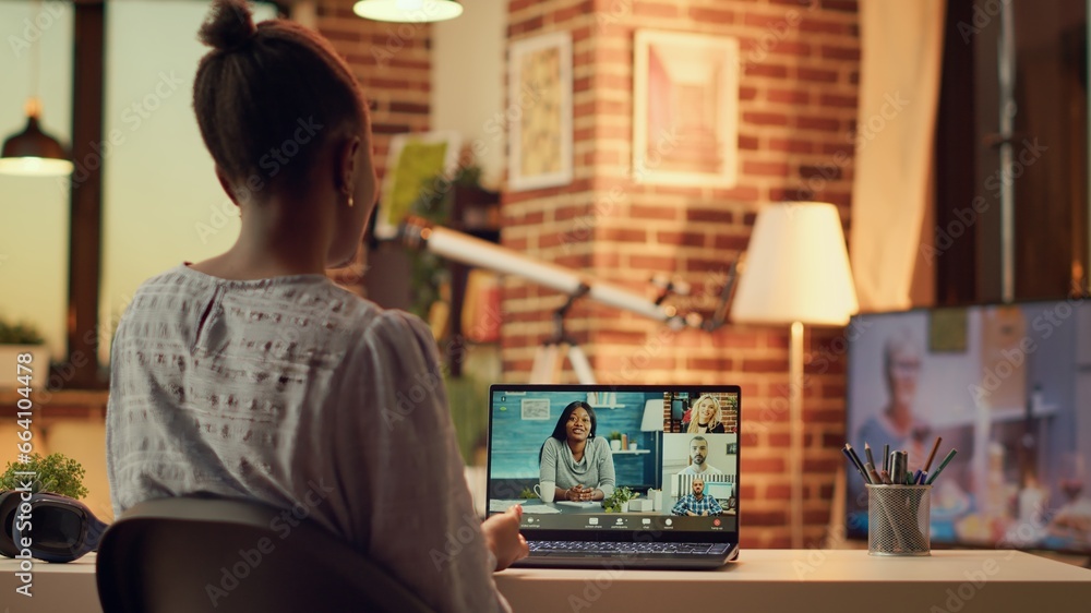 Aufkleber freelancer on videocall with contractors using webcam to discuss remotely about new project tasks an
