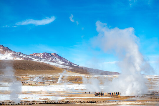 Geyser del Tatio, terceiro maior campo geotermico do mundo situado na cordilheira dos andes no chile	