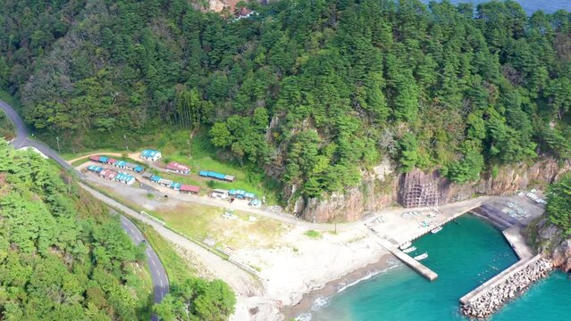机浜番屋群、机漁港（岩手県田野畑村）