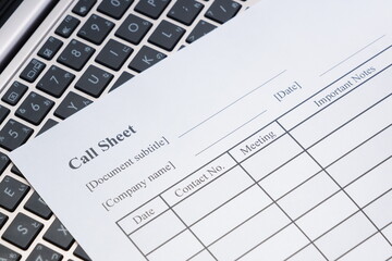 予約受付管理表（Call-Sheet）を記入して予約管理業務を行う