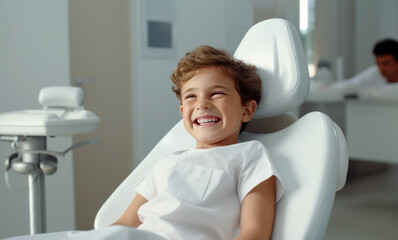 Fototapeta premium kid smiling on a dental chair