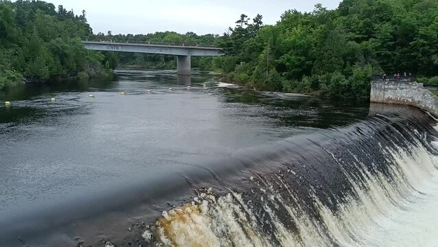 chutes d'eau du parc de la Chute-Montmorency - Qu&eacute;bec - Canada