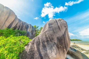 Crédence de cuisine en verre imprimé Anse Source D'Agent, île de La Digue, Seychelles Huge granite boulders under a blue sky in Anse Source d'Argent