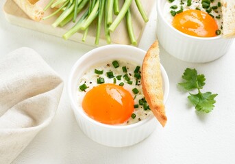 Eggs en cocotte (baked eggs)