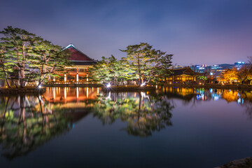 Fototapeta premium Gyeongbokgung Palace at night is beautiful, Seoul, South Korea.