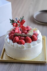 いちごを贅沢に使用したクリスマスケーキ