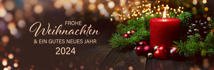 Weihnachtskarte - Frohe Weihnachten und ein gutes neues Jahr 2024 - rote brennende Kerze - Adventskerze - Weihnachtsgrüße - Hintergrund Banner, Header - Christmas greeting card with german text - 664514432