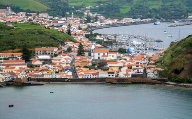 Fototapeta na wymiar Horta die Hauptstadt der Azoreninsel Faial