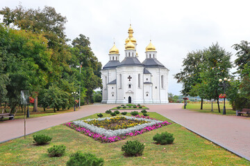 Fototapeta na wymiar Ekateriniskaya Сhurch in Chernihiv, Ukraine