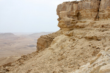 Open Negev Desert in South Israel. Sand dunes with dry air on a summer day. - obrazy, fototapety, plakaty