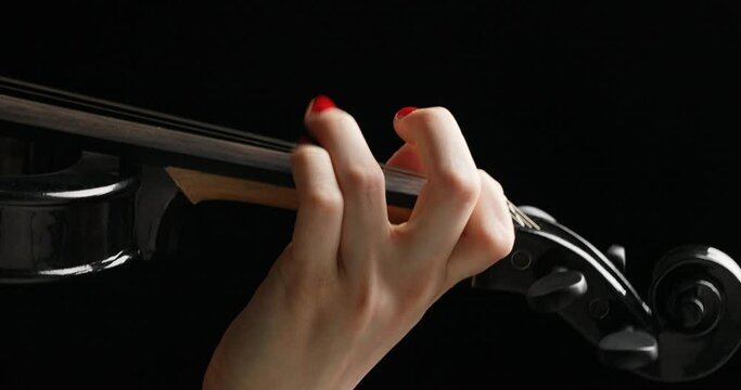 Transition from violin neck to musician&rsquo;s face
