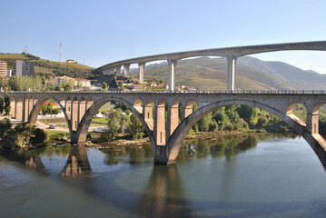 D'ouro river valley, demarcated region of Port wine culture, bridges in the city of Peso da Régua