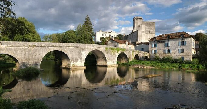 Bourdeilles and the river Dronne, Dordogne department, France.