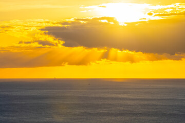 Obraz premium Sunset by the sea, Photo taken at Hanauma Bay Ridge Top, East Honolulu Oahu Hawaii.