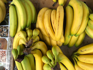 banana, fruit, bananas, food, yellow, bunch, healthy, isolated, tropical, fresh, ripe, white, diet, nutrition, snack, organic, health, sweet, natural, nature, vegetarian, fruits, eating, delicious