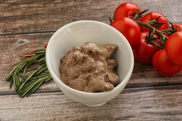 Soft chicken liver with cream