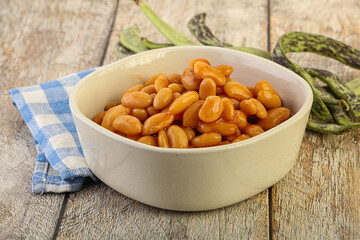 White bean in tomato sauce