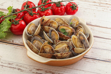 Vongole shellfish mollusc clem with butter
