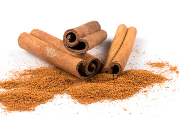 cinnamon sticks with powder