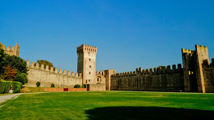 La cinta muraria de Castello Carrarese, cuore della cittadina di Este. Padova. Italia