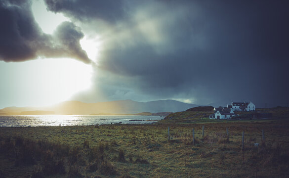 Isle of Skye ist die gr&ouml;&szlig;te Insel der Inneren Hebriden. Es liegt direkt vor der Westk&uuml;ste des schottischen Festlandes im Atlantischen Ozean.
Wundersch&ouml;ne Highlands in Schottland.

