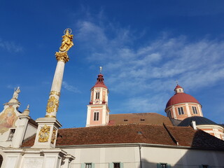 Pfarrkirche und Schloss Pöllau