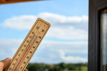 Wysoka temperatura w domu latem