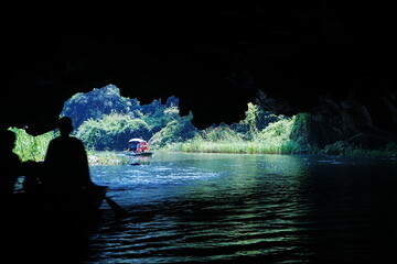 Tam Coc River Boat Tour in Ninh Binh, Vietnam - ベトナム ニンビン タムコック ボート 川下り