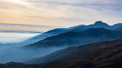 Fototapeta na wymiar paesaggio alpino, piemonte