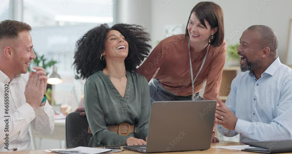 Aufkleber laptop, collaboration and applause with a business team in an office for the celebration of a target