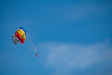Parachute flight behind the boat