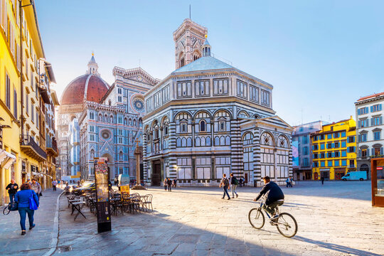 Fototapeta Piazza del Duomo,.Brunelleschi dome, Baptistery,.Duomo,.Cattedrale di Santa Maria del Fiore.Florence,Tuscany,Italy,Europe