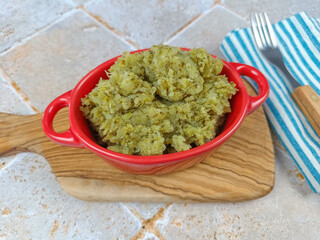 purée de brocoli dans une plat