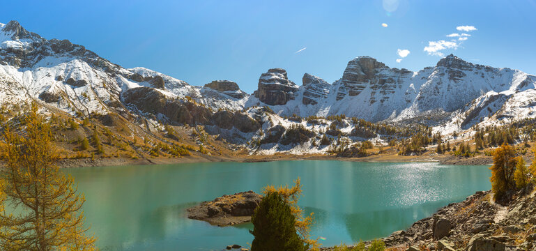 Le Lac d'Allos dans le Parc national du Mercantour en France