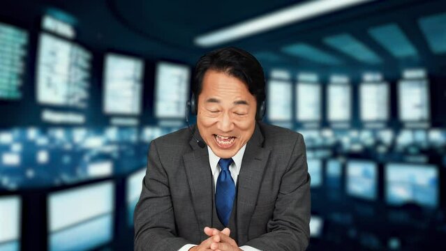 ニュース番組でしゃべるアナウンサー　解説者　コメンテーター